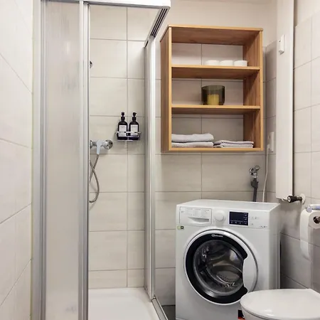 Burghauser Franzi - Tolle Fuer 4 Bis 5 Personen