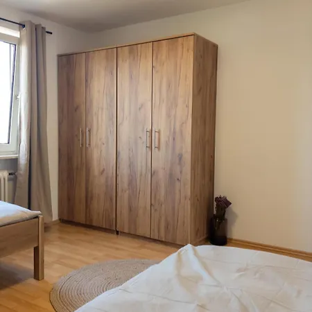 Burghauser Franzi - Tolle Fuer 4 Bis 5 Personen